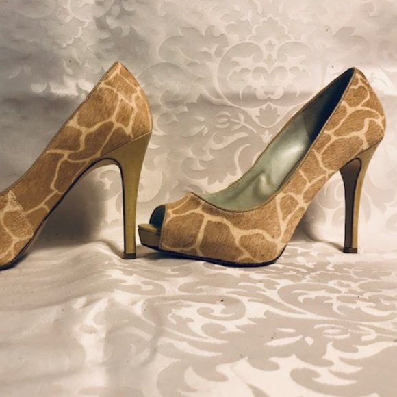 Nine West beige platform pumps 6.5 - Picture 3 of 7